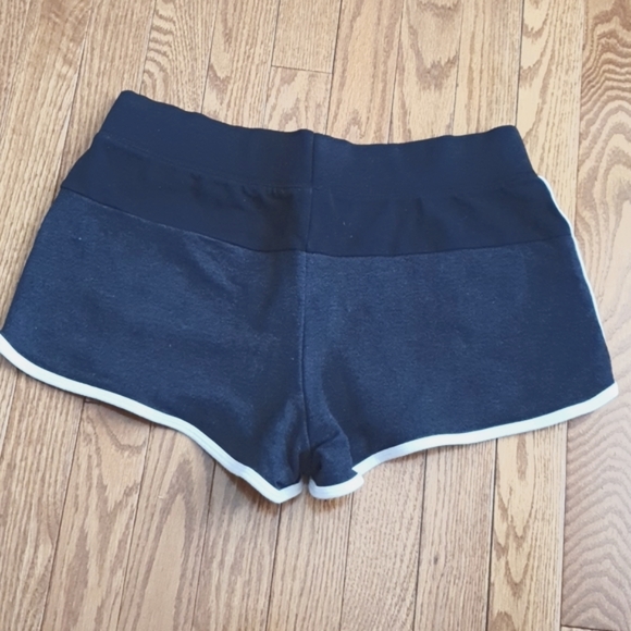 Victoria's Secret PINK trendy shorts, New - Picture 2 of 4